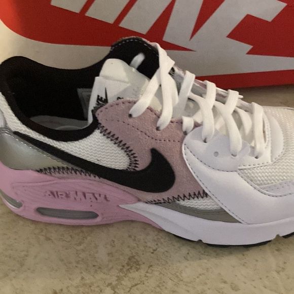 - NWT Womens Nike Air Max Excee  Athletic Shoe in size 6 Pink, white, grey… - Picture 3 of 12